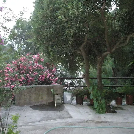 Relaxed Holidays A Few Steps Away From The Sea And With A Sense Of Privacy. * Achílleion