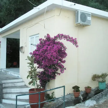 Relaxed Holidays A Few Steps Away From The Sea And With A Sense Of Privacy. * Achílleion