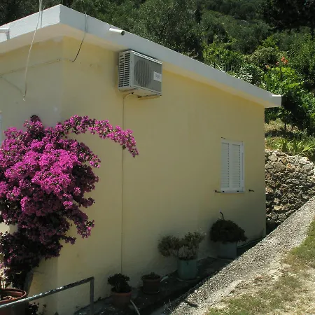 Relaxed Holidays A Few Steps Away From The Sea And With A Sense Of Privacy. * Achílleion